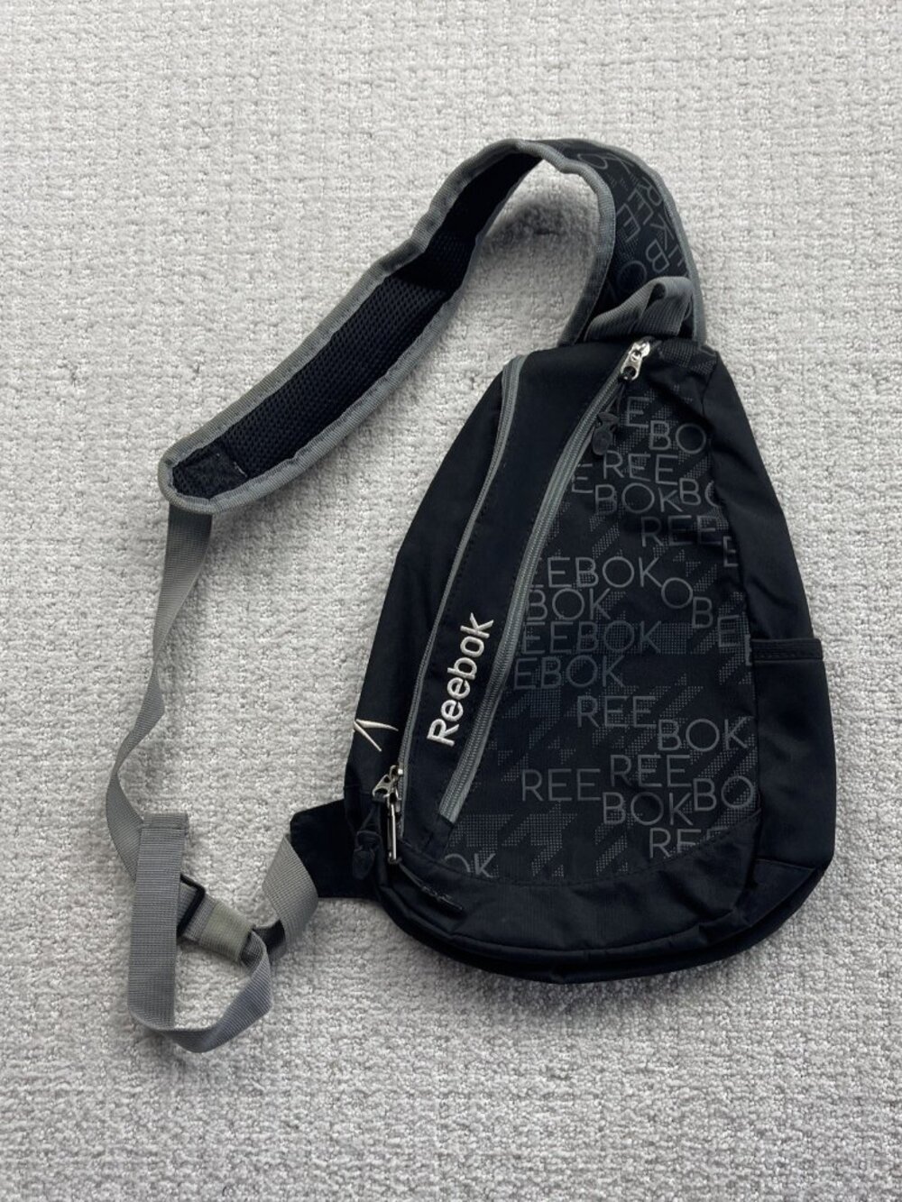 Y2K Reebok RBK Sling Bag Crossbody Gorpcore Black / Gray Tech Utility Bag 2000's